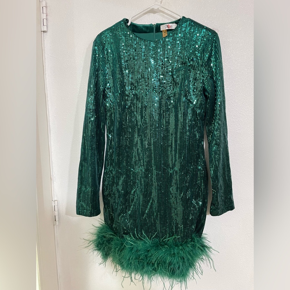 Stheute green long-sleeve mini dress sequins feather trim hem, NWT XL